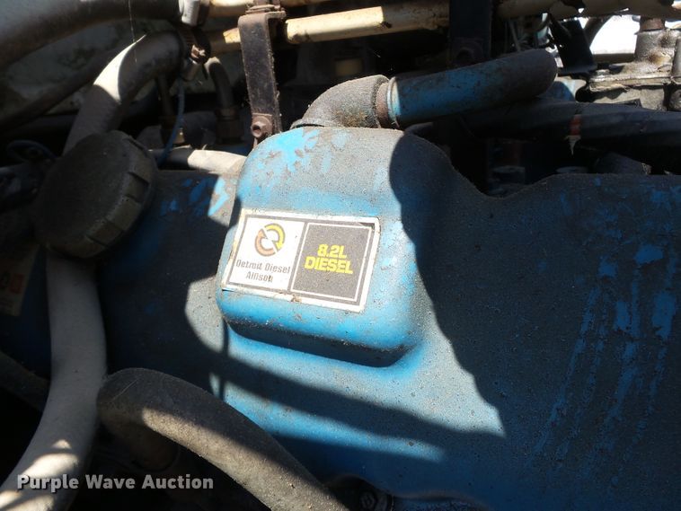 image for item DH3854 1986 Ford F800  truck cab and chassis