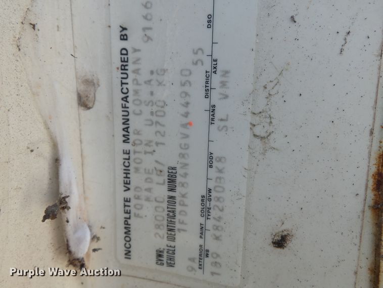 image for item DH3854 1986 Ford F800  truck cab and chassis