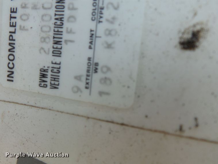 image for item DH3854 1986 Ford F800  truck cab and chassis