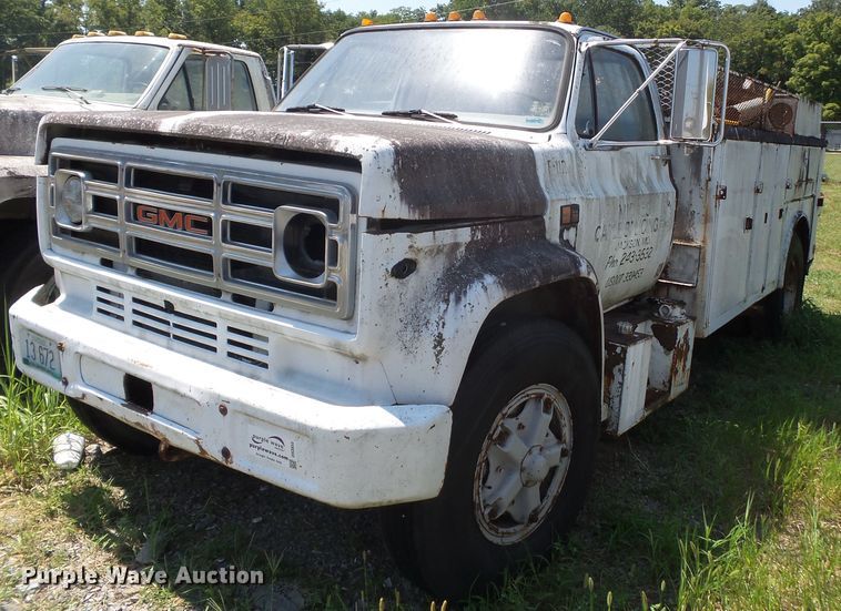 image for item DH3855 1980 GMC 7000  utility truck