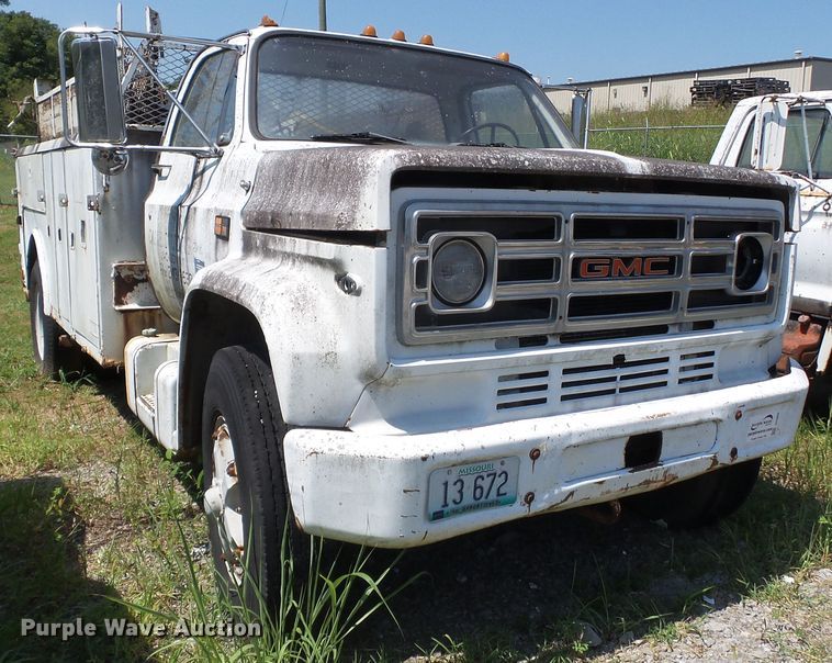 image for item DH3855 1980 GMC 7000  utility truck