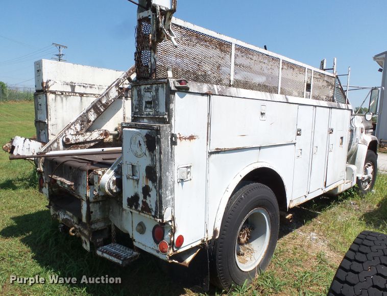 image for item DH3855 1980 GMC 7000  utility truck