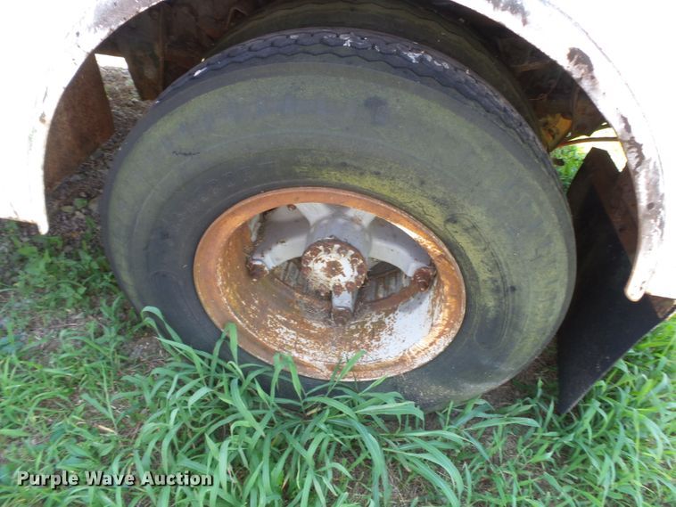 image for item DH3855 1980 GMC 7000  utility truck