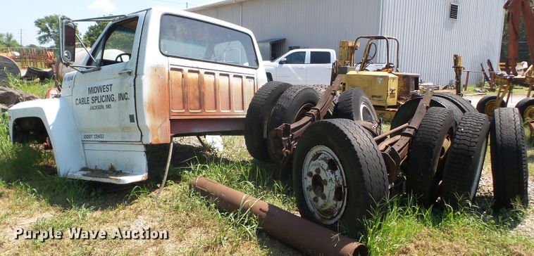 image for item DH3861 1980 Ford  truck cab and chassis