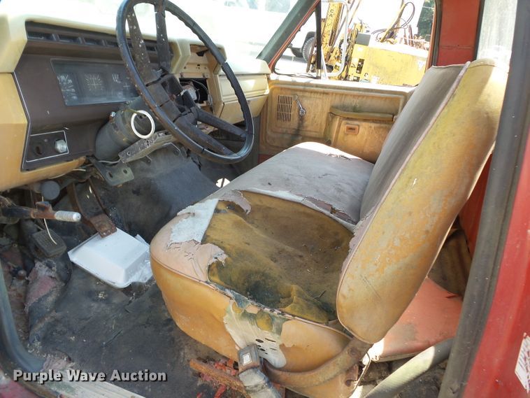 image for item DH3861 1980 Ford  truck cab and chassis