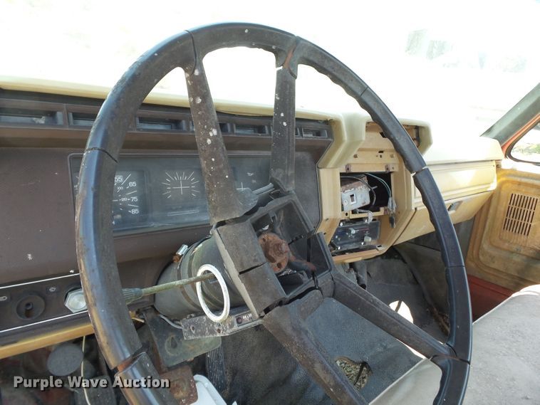 image for item DH3861 1980 Ford  truck cab and chassis