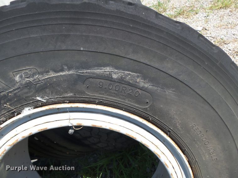 image for item DH3861 1980 Ford  truck cab and chassis