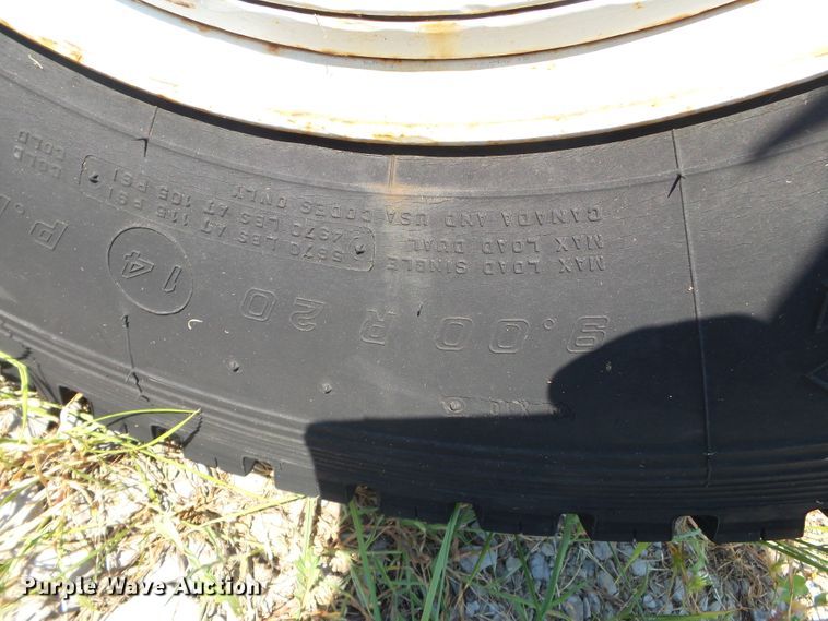 image for item DH3861 1980 Ford  truck cab and chassis