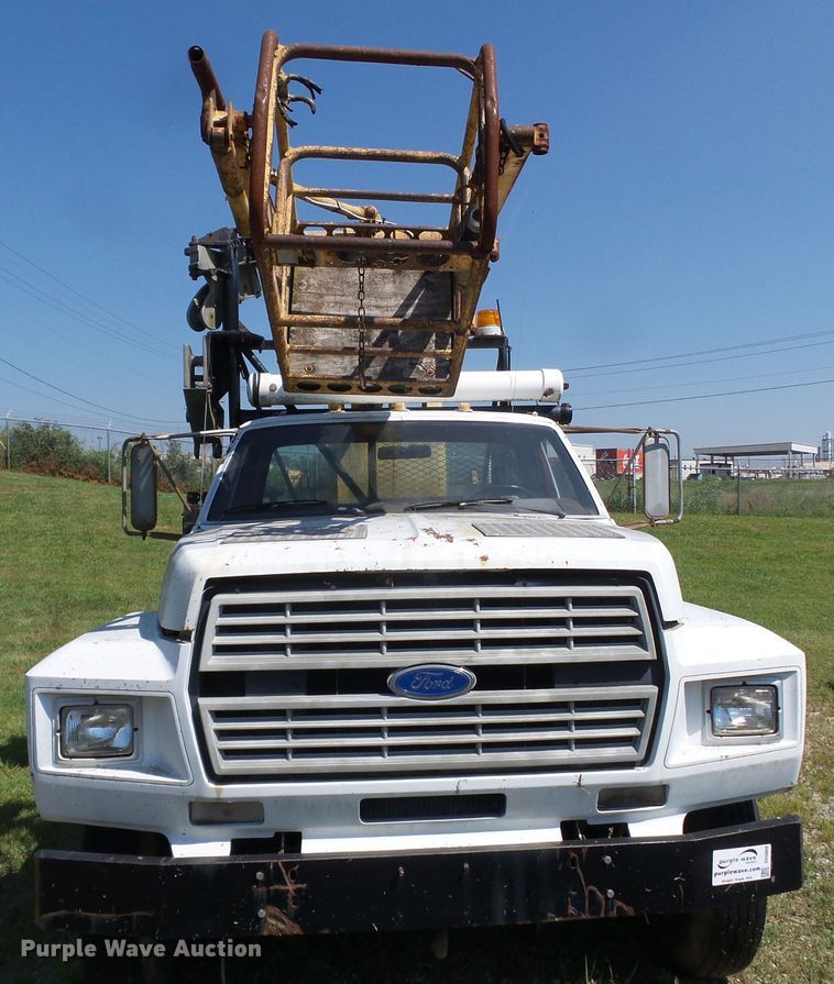 image for item DH3869 1980 Ford F600  bucket truck