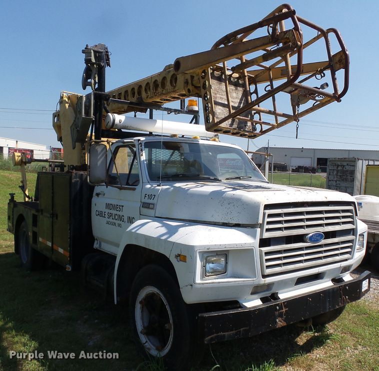 image for item DH3869 1980 Ford F600  bucket truck