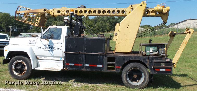 image for item DH3869 1980 Ford F600  bucket truck