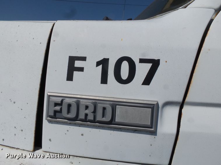 image for item DH3869 1980 Ford F600  bucket truck