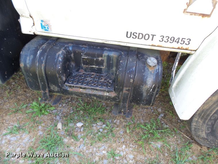 image for item DH3869 1980 Ford F600  bucket truck