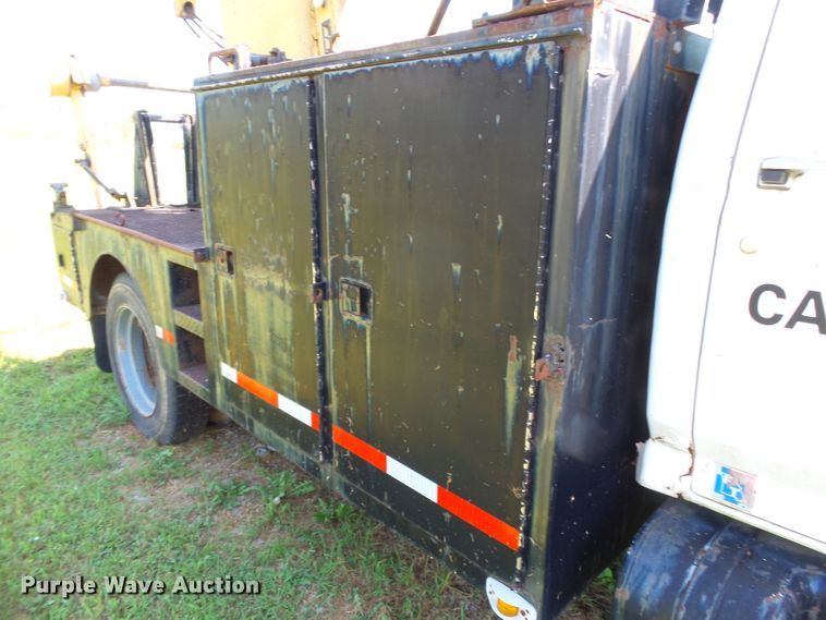 image for item DH3869 1980 Ford F600  bucket truck