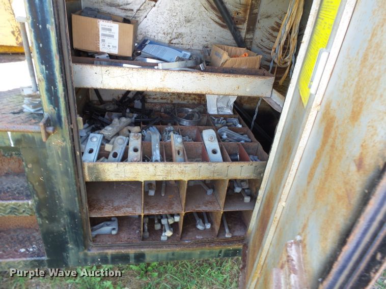 image for item DH3869 1980 Ford F600  bucket truck