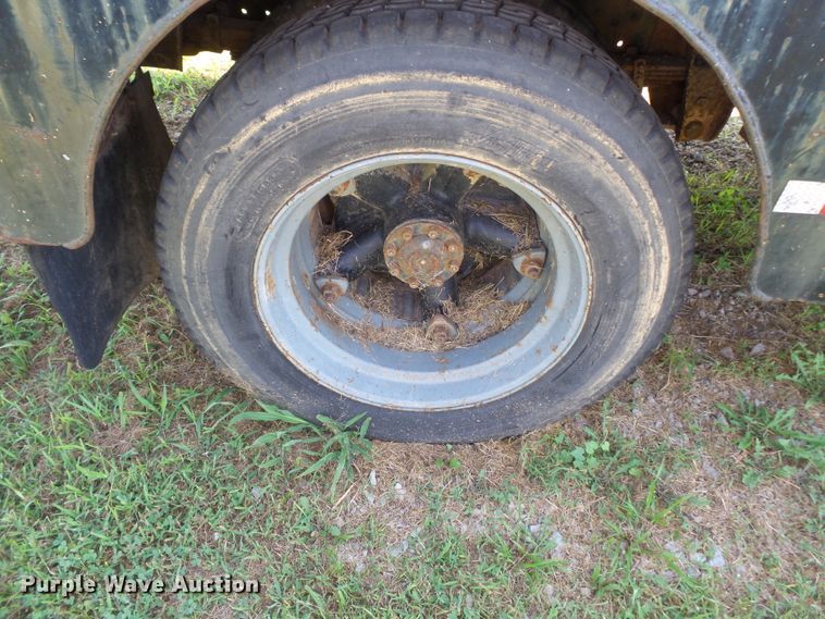 image for item DH3869 1980 Ford F600  bucket truck