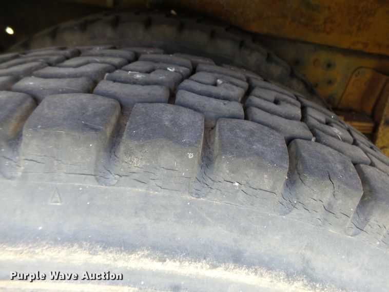 image for item DH3869 1980 Ford F600  bucket truck