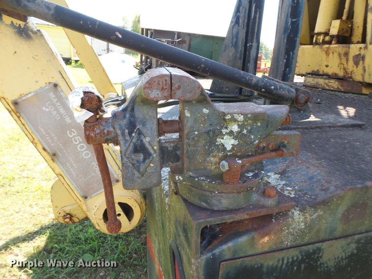 image for item DH3869 1980 Ford F600  bucket truck