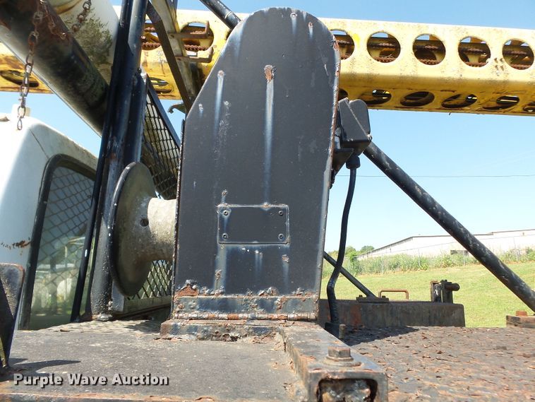 image for item DH3869 1980 Ford F600  bucket truck