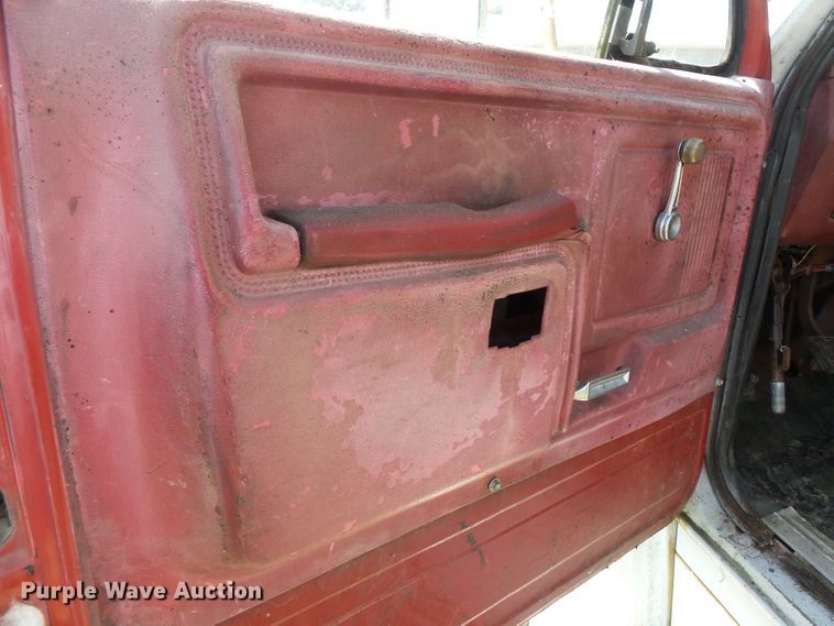 image for item DH3869 1980 Ford F600  bucket truck