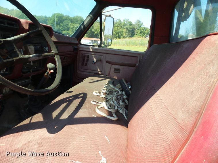 image for item DH3869 1980 Ford F600  bucket truck