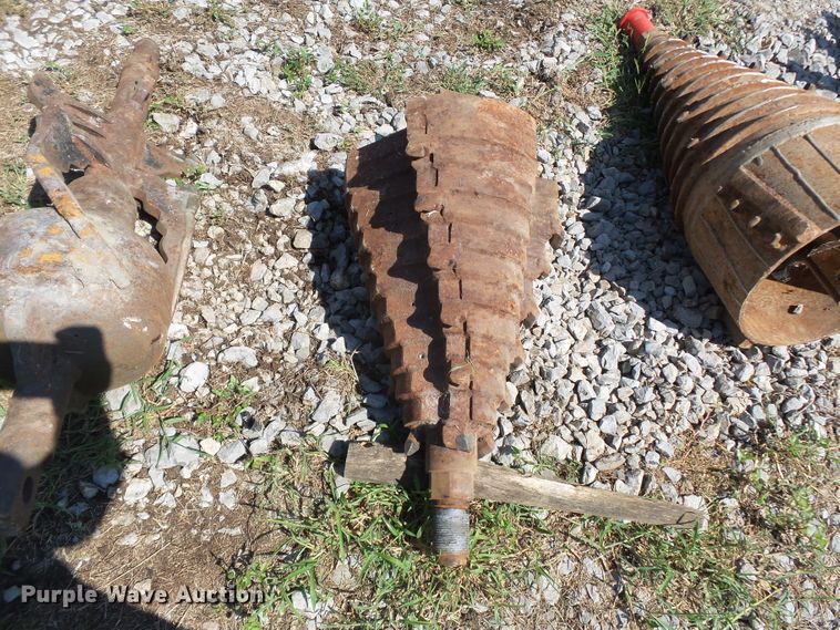 image for item DH3877 Hesco  generator set