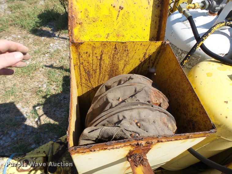 image for item DH3879 Hesco  generator