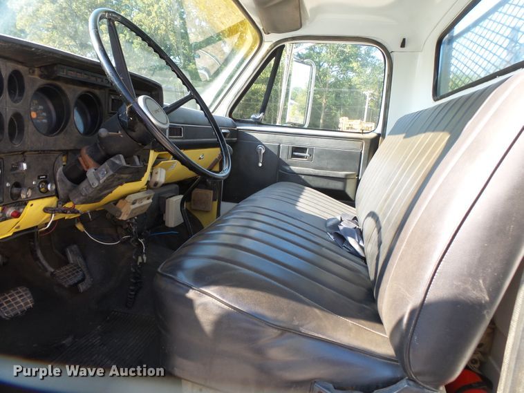 image for item DH3881 1987 GMC C7000  digger derrick truck