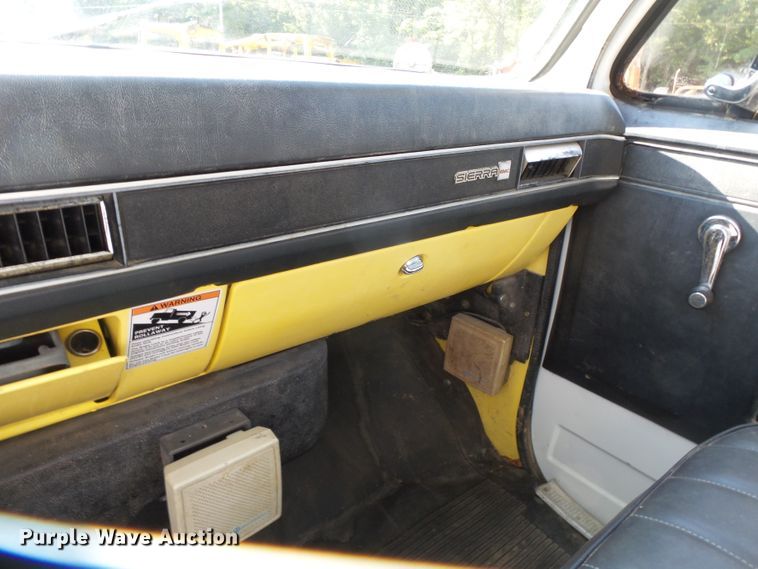 image for item DH3881 1987 GMC C7000  digger derrick truck