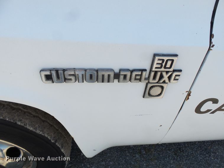 image for item DH3882 1986 Chevrolet  bucket truck