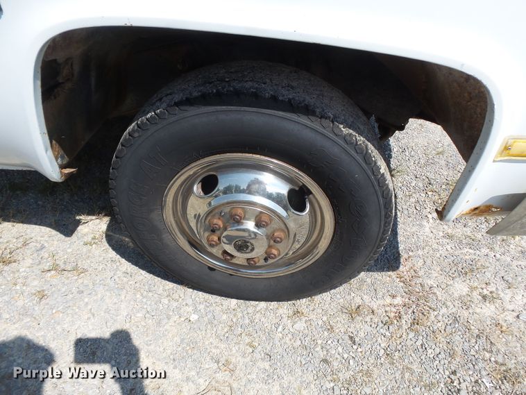 image for item DH3882 1986 Chevrolet  bucket truck