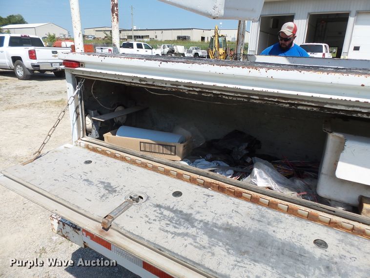 image for item DH3882 1986 Chevrolet  bucket truck