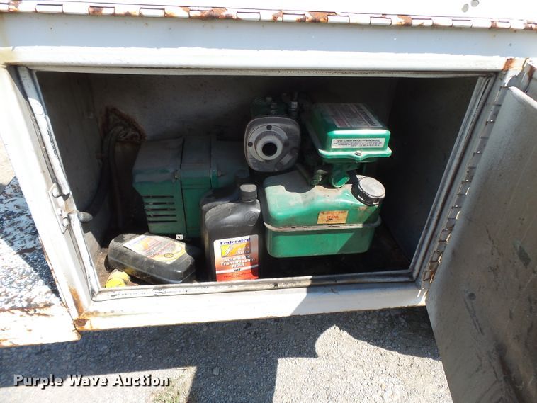 image for item DH3882 1986 Chevrolet  bucket truck