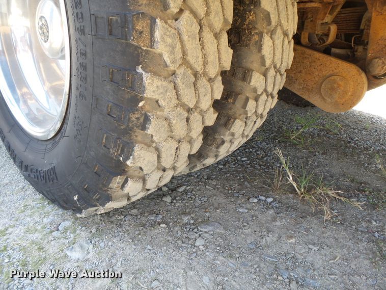 image for item DH3882 1986 Chevrolet  bucket truck