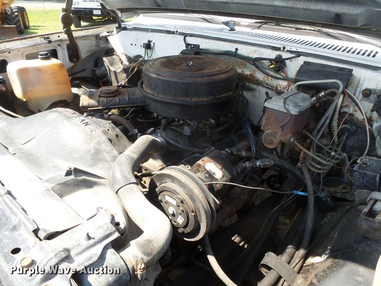 image for item DH3882 1986 Chevrolet  bucket truck