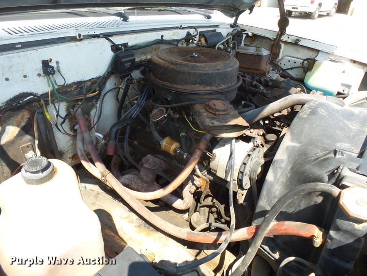 image for item DH3882 1986 Chevrolet  bucket truck