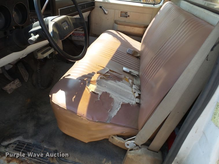 image for item DH3882 1986 Chevrolet  bucket truck