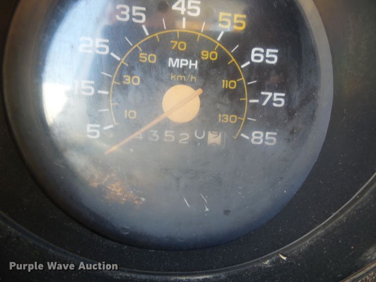 image for item DH3882 1986 Chevrolet  bucket truck