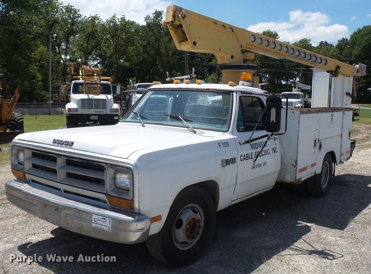 image for item DH3883 1987 Dodge D350  bucket truck