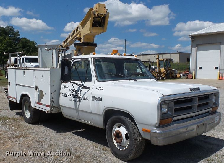 image for item DH3883 1987 Dodge D350  bucket truck