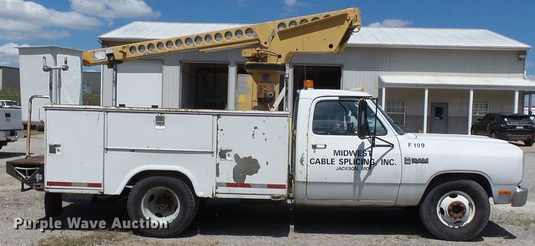 image for item DH3883 1987 Dodge D350  bucket truck