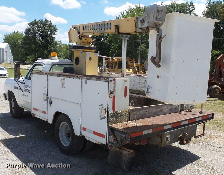 image for item DH3883 1987 Dodge D350  bucket truck