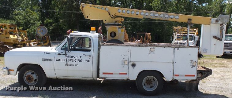 image for item DH3883 1987 Dodge D350  bucket truck