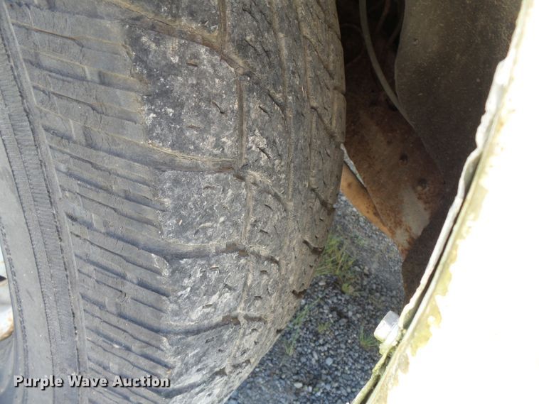 image for item DH3883 1987 Dodge D350  bucket truck