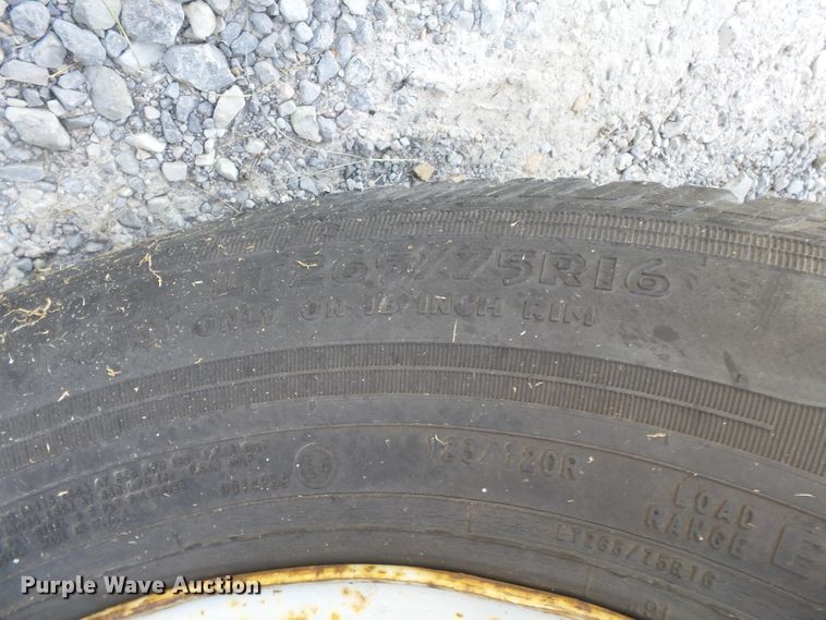 image for item DH3883 1987 Dodge D350  bucket truck