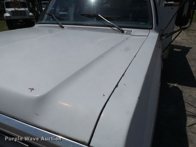 image for item DH3883 1987 Dodge D350  bucket truck