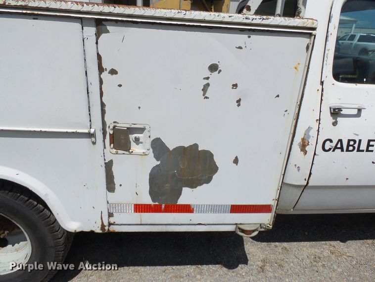 image for item DH3883 1987 Dodge D350  bucket truck