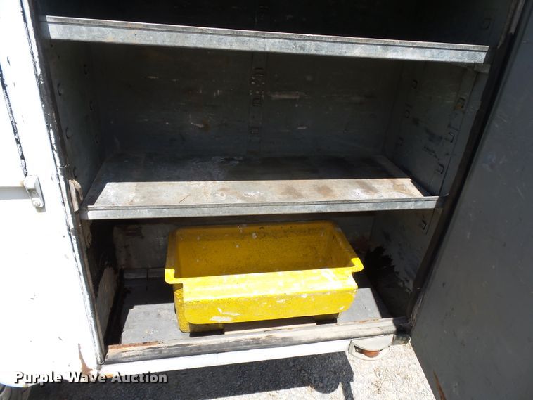 image for item DH3883 1987 Dodge D350  bucket truck