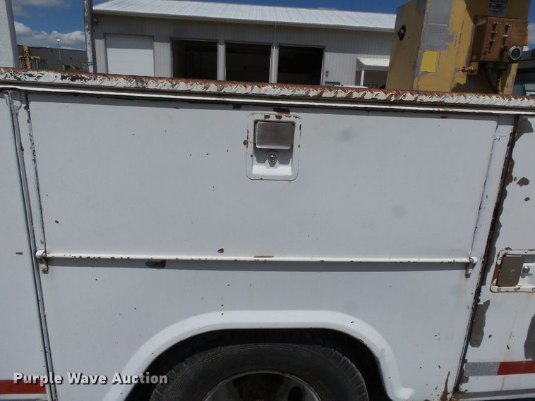 image for item DH3883 1987 Dodge D350  bucket truck