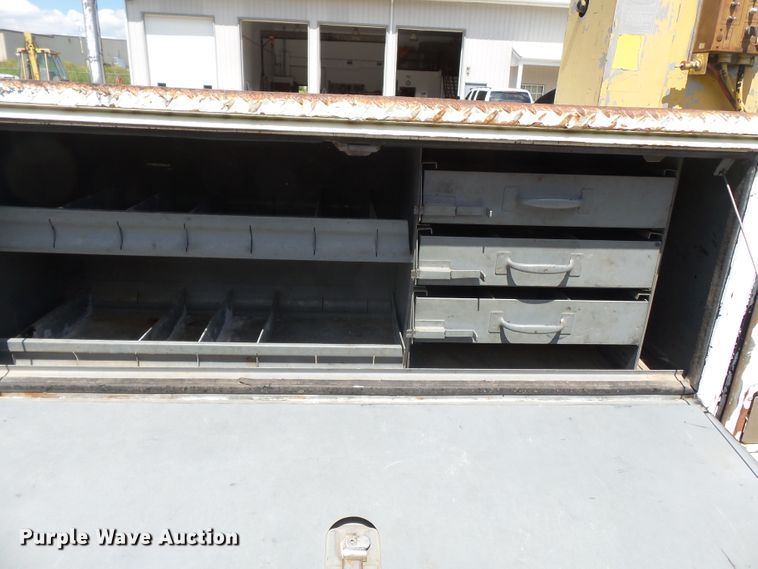 image for item DH3883 1987 Dodge D350  bucket truck